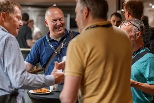 A headshot of Darren Morris